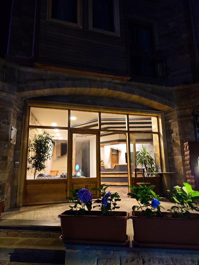 Imroz Adali'S Hotel Extérieur photo