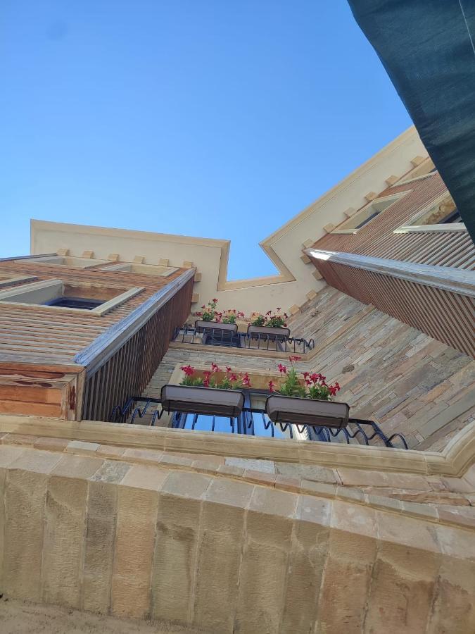 Imroz Adali'S Hotel Extérieur photo
